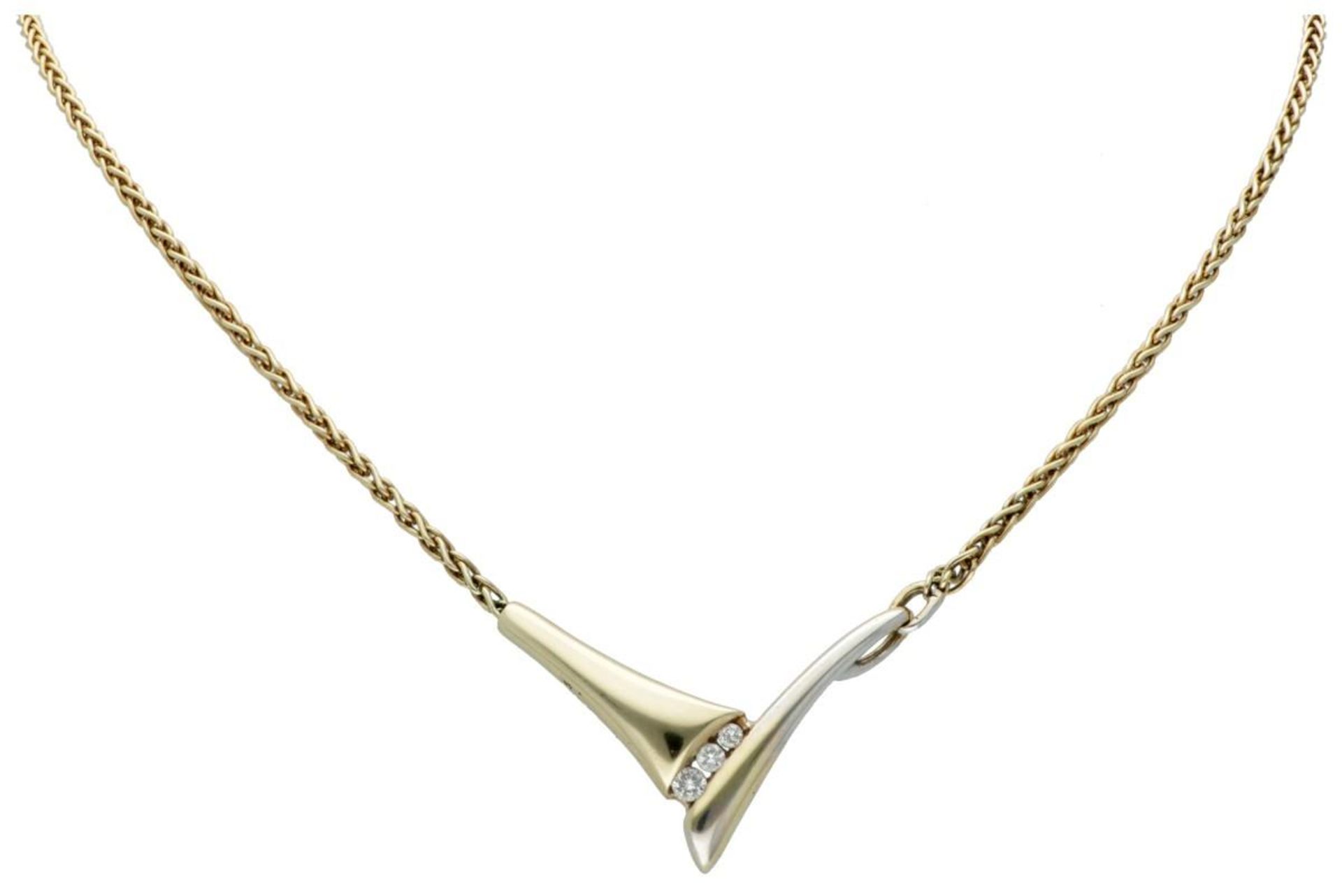 14K. Yellow gold link necklace and bicolor pendant set with approx. 0.07 ct. diamond.