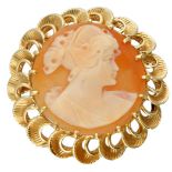 Vintage 18K. yellow gold brooch set with cameo.