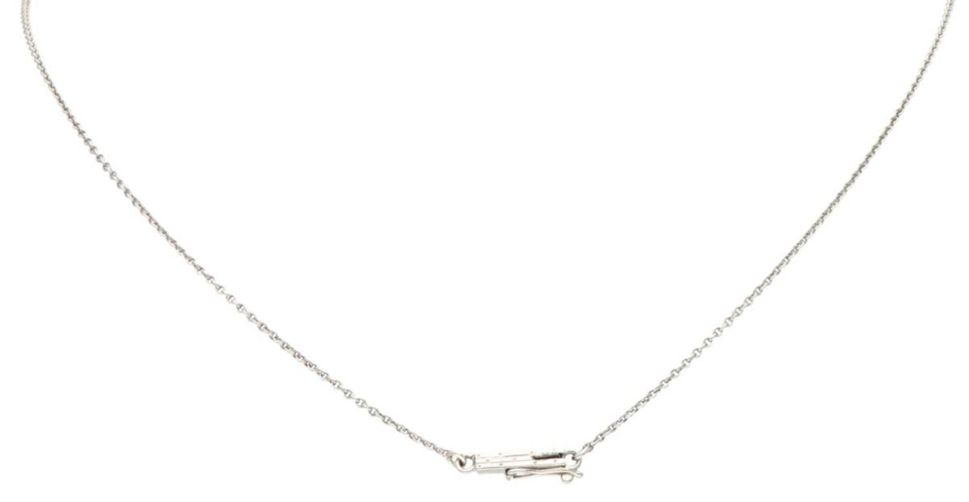 18K. White gold link necklace with pendant set with approx. 0.38 ct. diamond. - Bild 2 aus 2