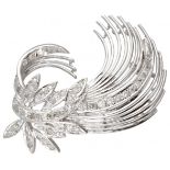 18K. White gold brooch set with approx. 1.06 ct. diamond.
