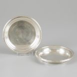 2-piece set of bottle trays silver.