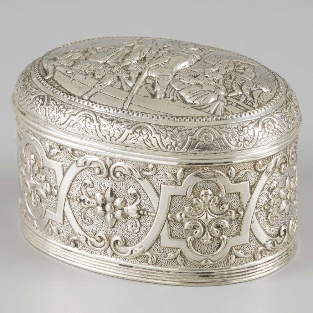 Tea caddy silver.