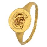 Ancient presumably Roman 18K. yellow gold ring with female symbolism (rosette and lunula).