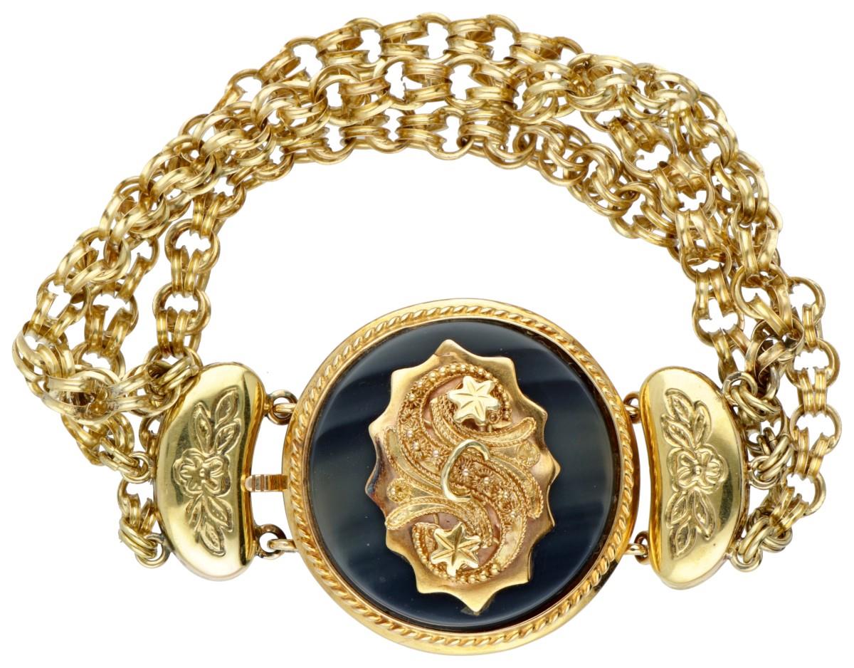 14K. Yellow gold vintage bracelet set with a black agate.