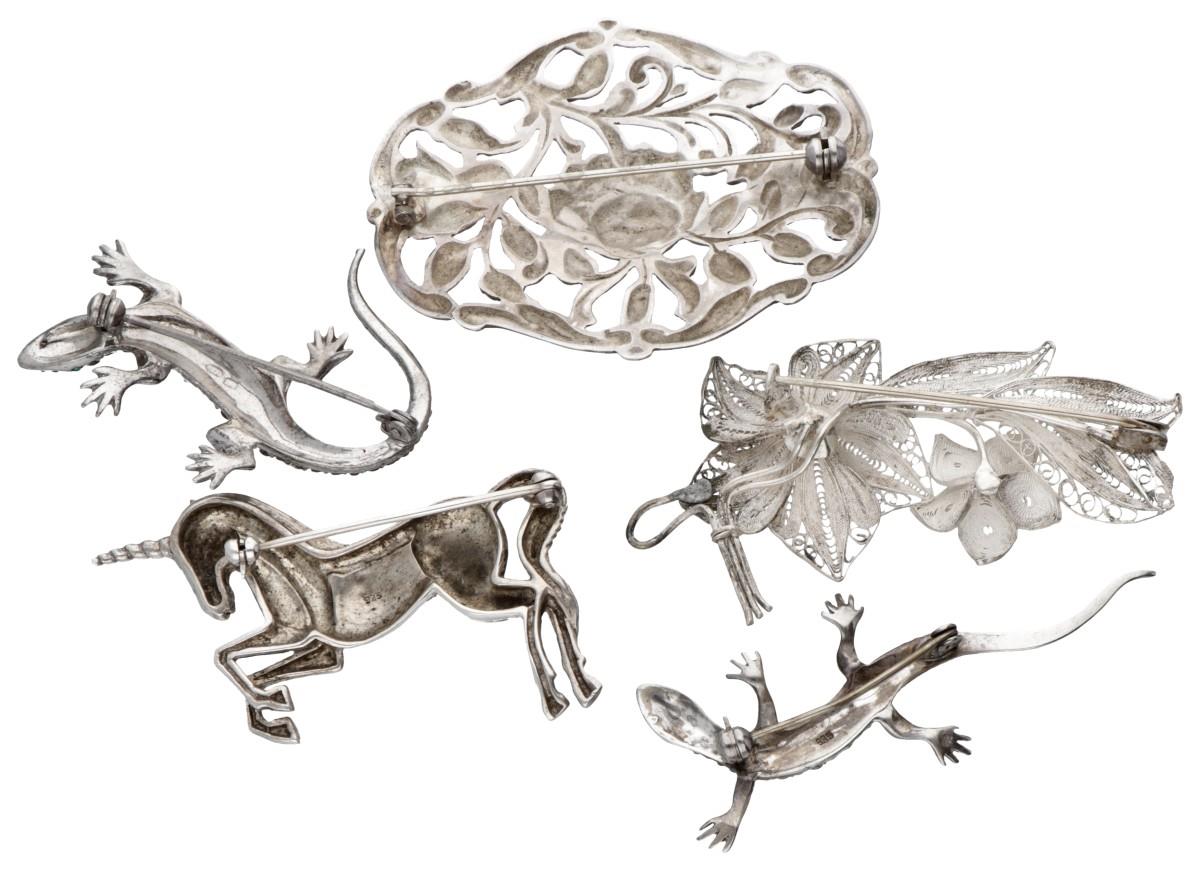 Lot of five 835 silver vintage brooches. - Image 2 of 2