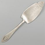 Cake / pastry server silver.