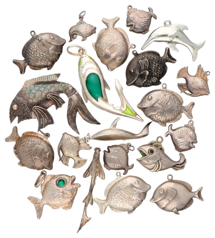 Lot of various silver pendants / brooch of sea animals.