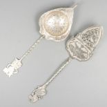 Cake / pastry server & tea strainer BLA.