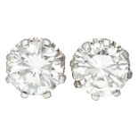 18K. White gold solitaire ear studs set with approx. 1.50 ct. diamond.