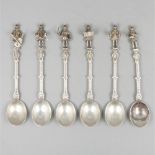 6-piece set of silver teaspoons.