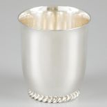 Drinking cup silver.