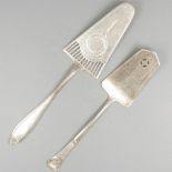 Cake / pastry & biscuit server silver.