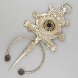 Berber Fibulae (Morocco / High Atlas- Ait Hadiddou region, early 20th century name: Tizernai) BLA.