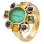 Vintage 18K. yellow gold ring with an Etruscan style cameo made of green glass paste, surrounded by