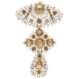 Georgian Belgian 14K. yellow gold cross-shaped pendant 'a la Jeannette' set with rose-cut diamonds.