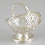 Pastille / lozenge handle basket silver.