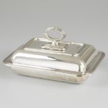 À double usage silver-plated serving dish.