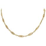 18K. Yellow gold vintage necklace with navette-shaped links.