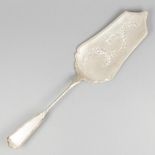 Cake / pastry server silver.