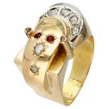 18K. Yellow gold retro tank ring set with diamond and glass garnet.