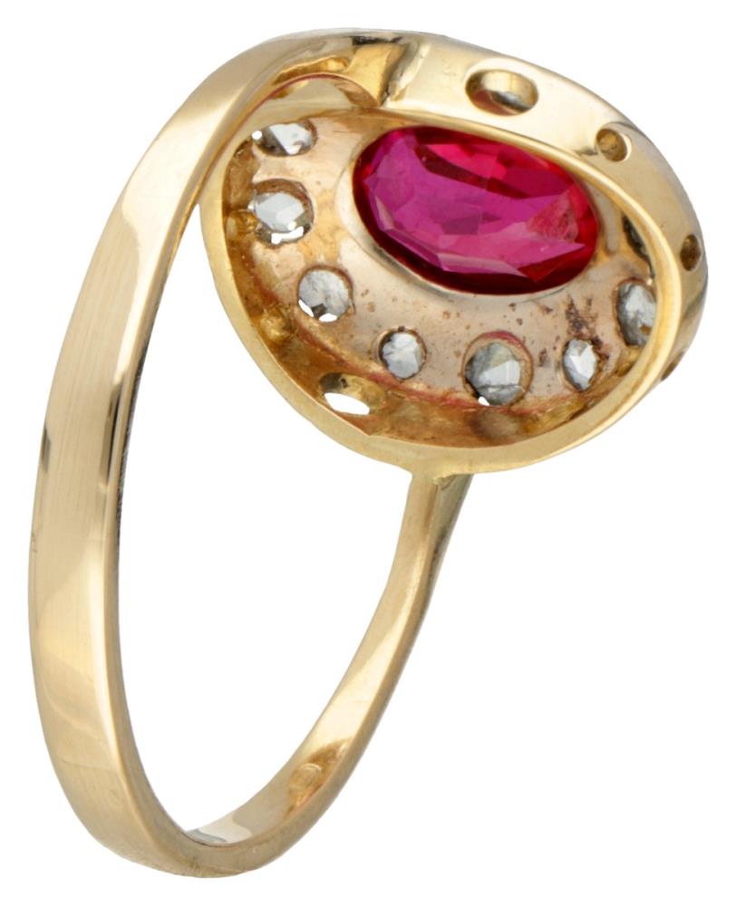 18K. Yellow gold Art Deco entourage ring set with diamond and synthetic ruby. - Image 2 of 3