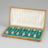 12-piece set of cloisonne enamelled teaspoons (Moscow, Vasily Semenovich Agafonov 1895-1917) gold-pl