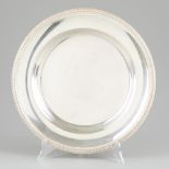 Large presentation dish Christofle, model Malmaison, silver-plated.