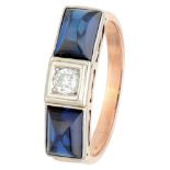 18K. Rose gold retro ring set with approx. 0.19 ct. diamond and synthetic sapphire.