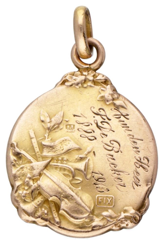 Gold plated French Art Nouveau FIX pendant signed by Becker, approx. 1900. - Image 2 of 4