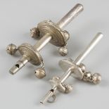 2-piece lot rattles silver.