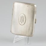 Cigarette case silver.