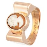 Retro 18K. rose gold bow-shaped cameo ring.