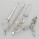 4-piece lot sewing kit silver.