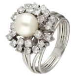 18K. White gold entourage ring set with approx. 1.20 ct. diamond and a freshwater pearl.