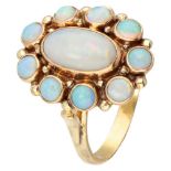 14K. Yellow gold vintage ring set with approx. 1.00 ct. opal.