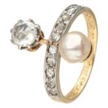 18K. Yellow gold / Pt 950 platinum Art Deco toi et moi ring set with diamond and a freshwater pearl.