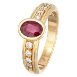 18K. Yellow gold ring set with approx. 0.24 ct. diamond and approx. 0.80 ct. ruby.