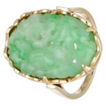 Vintage 14K. yellow gold oval ring set with floral carved jade.