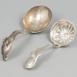 2-piece lot cream spoons silver.