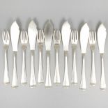 12-piece set of fish cutlery ''Haags Lofje'' silver.