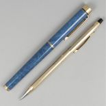 Mechanical pencil (Cross) and fountain pen (Sheaffer) gold / gold-plated.