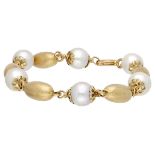 Vintage 18K. yellow gold Italian bracelet with pearls.
