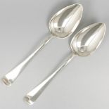 2-piece set vegetable spoons ''Haags Lofje'' silver.