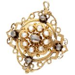 14K. Yellow gold presumably Victorian brooch / pendant set with diamonds and pearls.