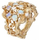 BLA 10K. yellow gold vintage openwork ring set with approx. 0.48 ct. welo opal and approx. 0.07 ct.