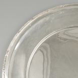 2-piece set of silver plates.