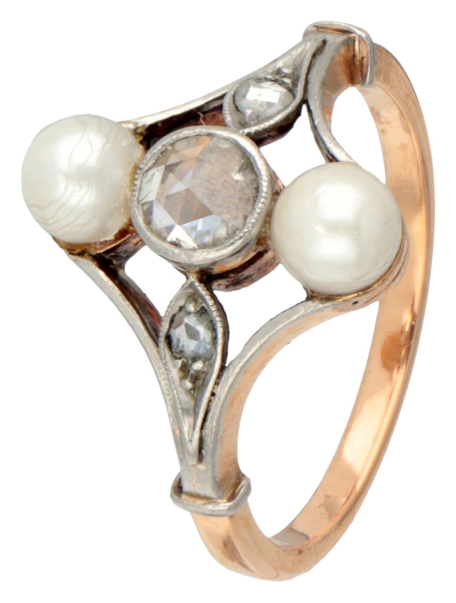 Antique 14K. yellow gold and Pt 900 platinum ring set with diamond and pearl.