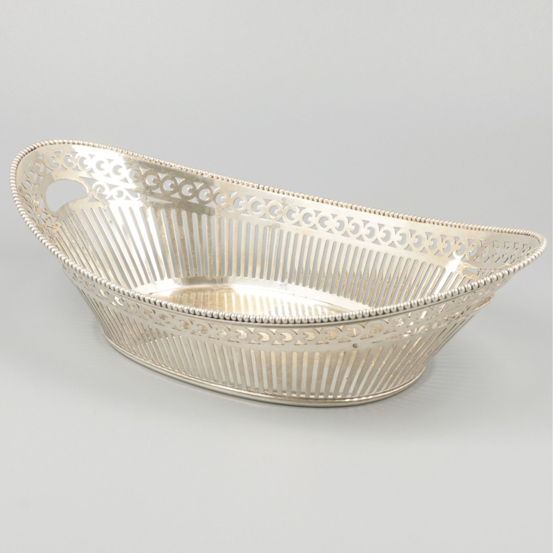 Puff / bread basket silver.