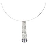 18K. White gold collar necklace and pendant set with approx. 0.36 ct. diamond and natural sapphire.