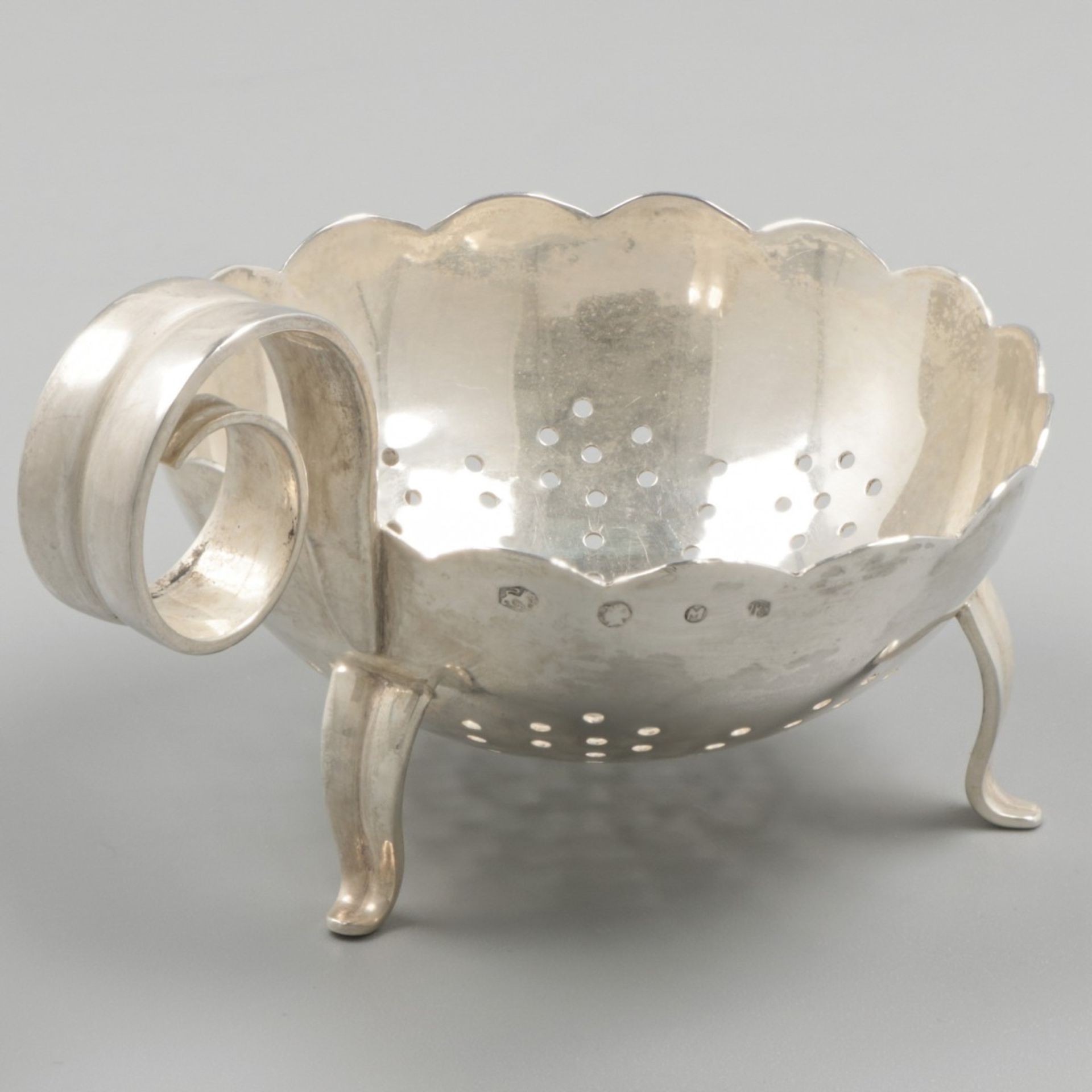 Tea strainer & drip tray silver. - Image 4 of 7